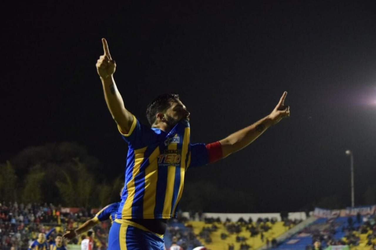 Jugador que perdió un ojo marca un golazo en Paraguay. Noticias en tiempo real