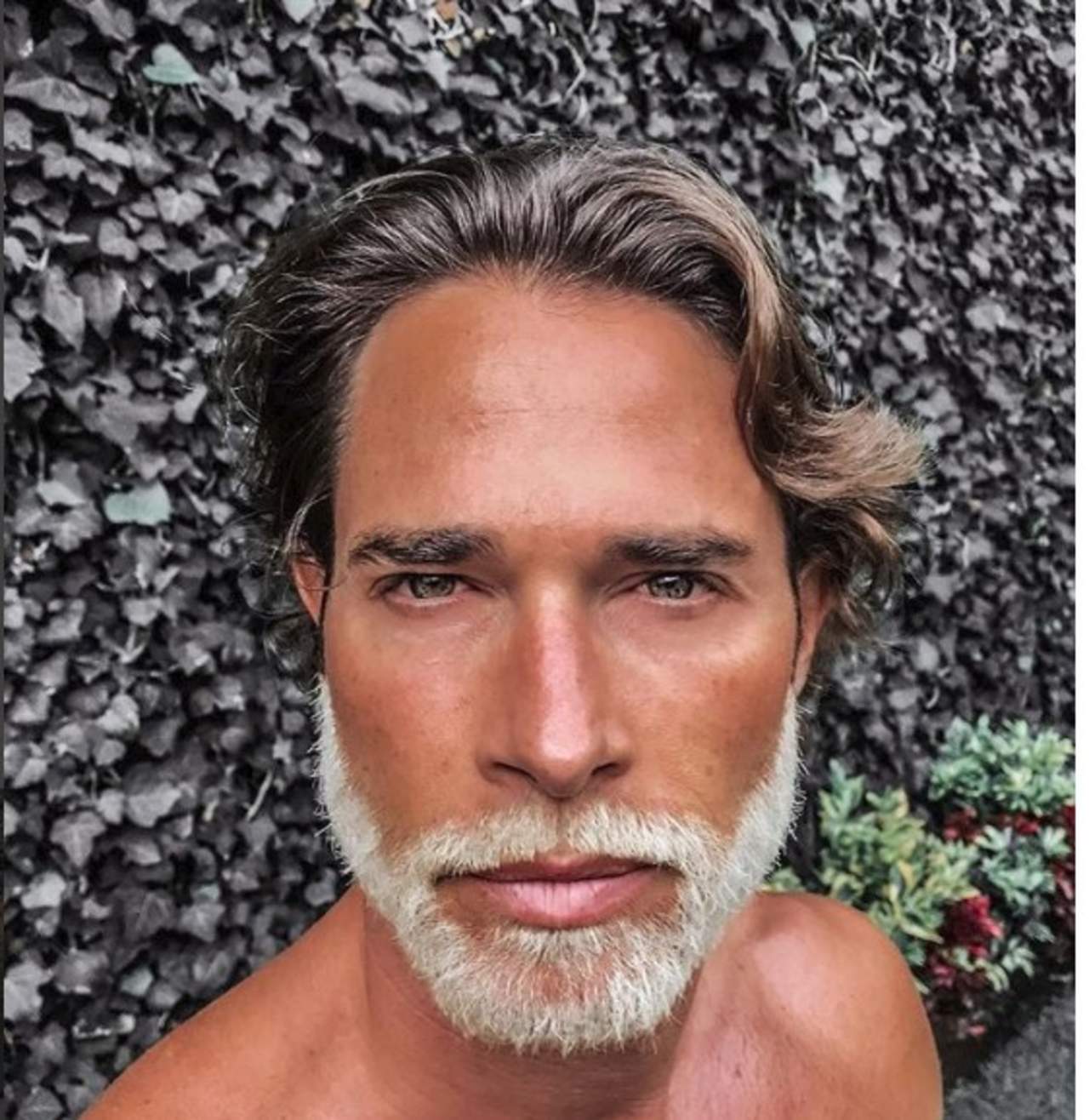 Sebastián Rulli  sorprende con barba en Instagram. Noticias en tiempo real