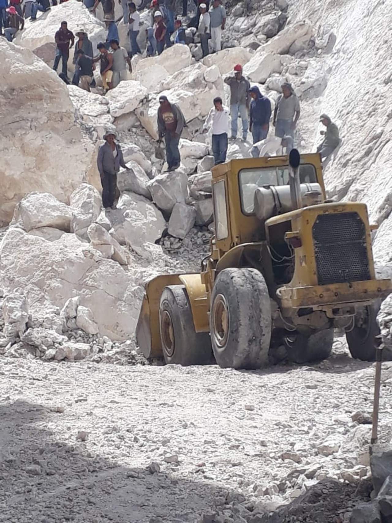 Suman dos muertos tras derrumbe en mina de Hidalgo. Noticias en tiempo real