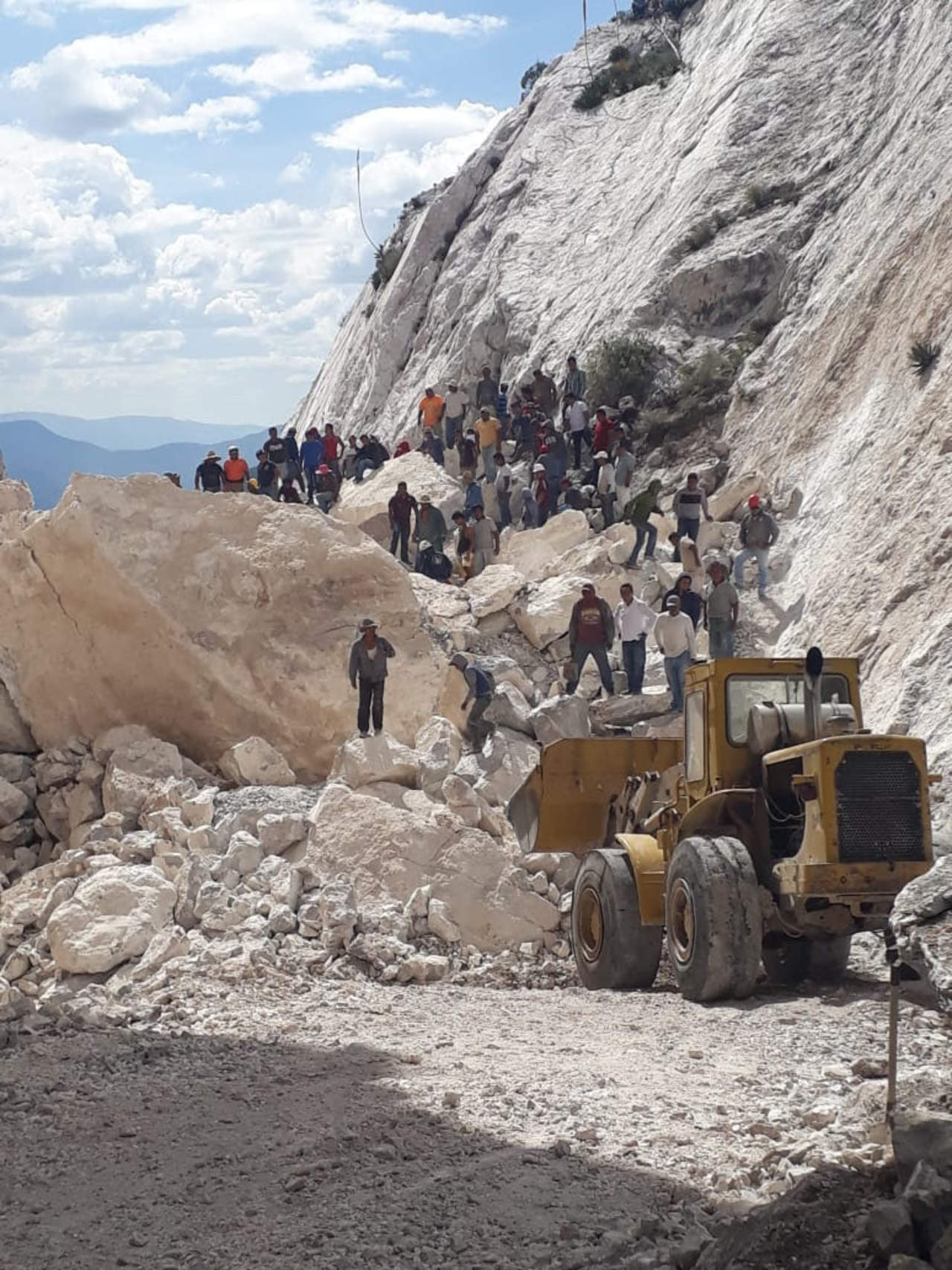 Localizan cuarto cuerpo tras derrumbe de mina en Hidalgo. Noticias en tiempo real