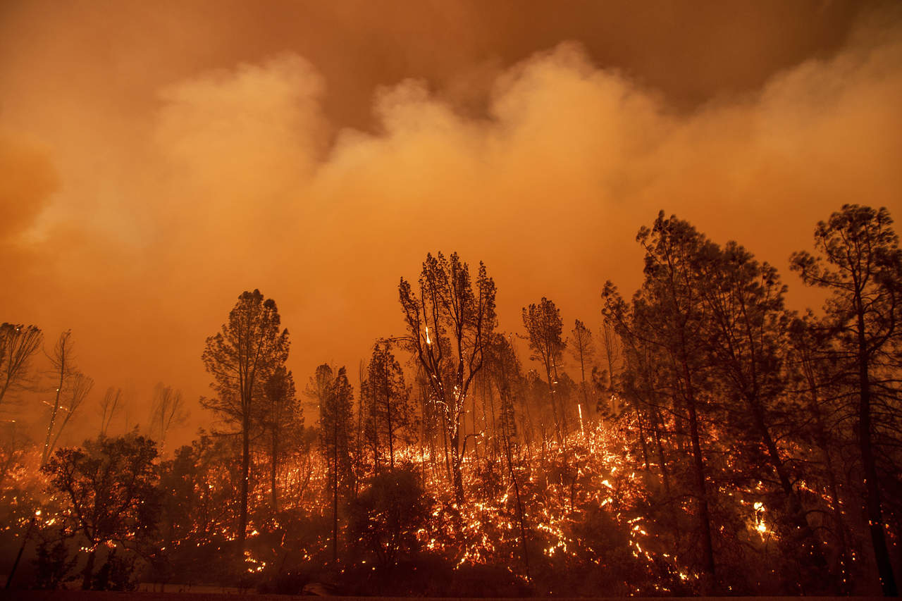 Incendio forestal en California fue provocado por ponchadura de llanta. Noticias en tiempo real