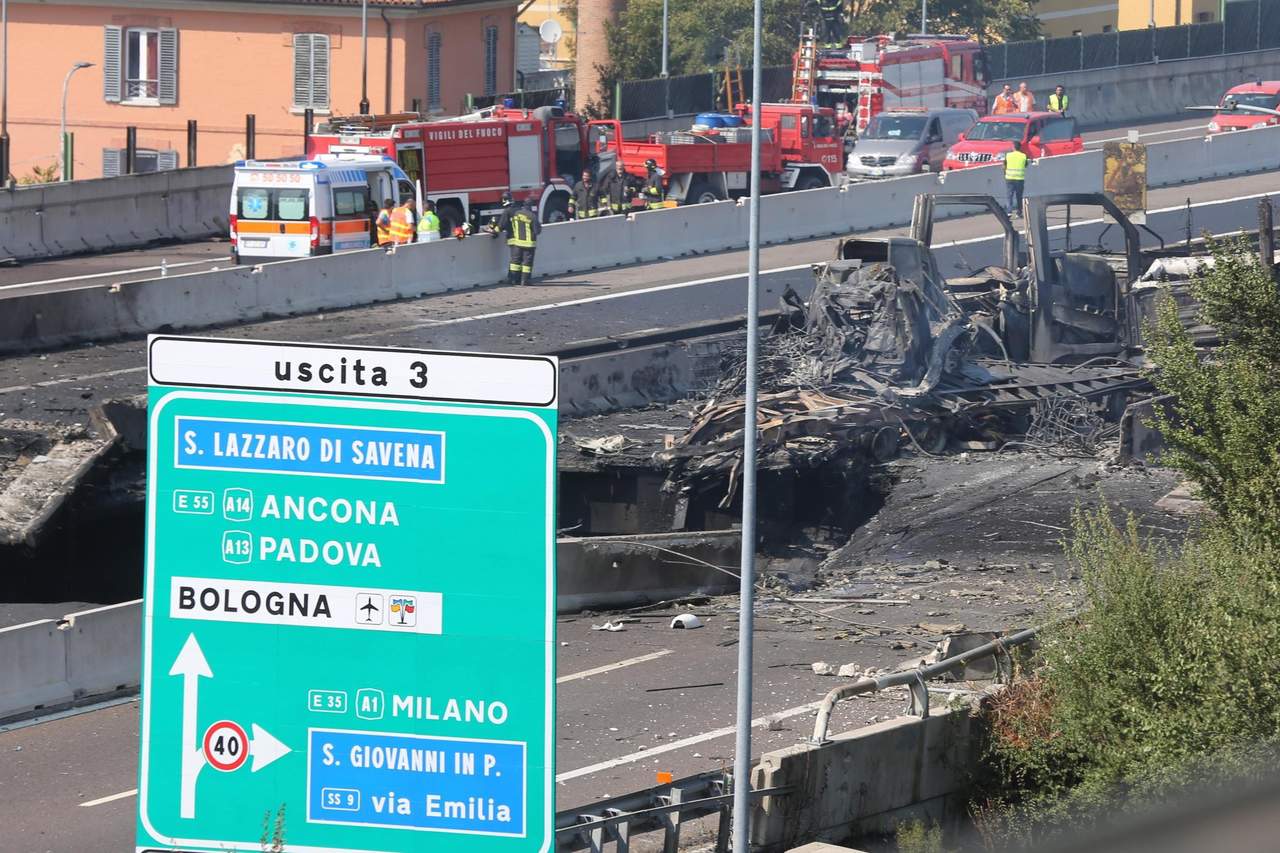 Reportan un muerto por explosión en Bolonia. Noticias en tiempo real