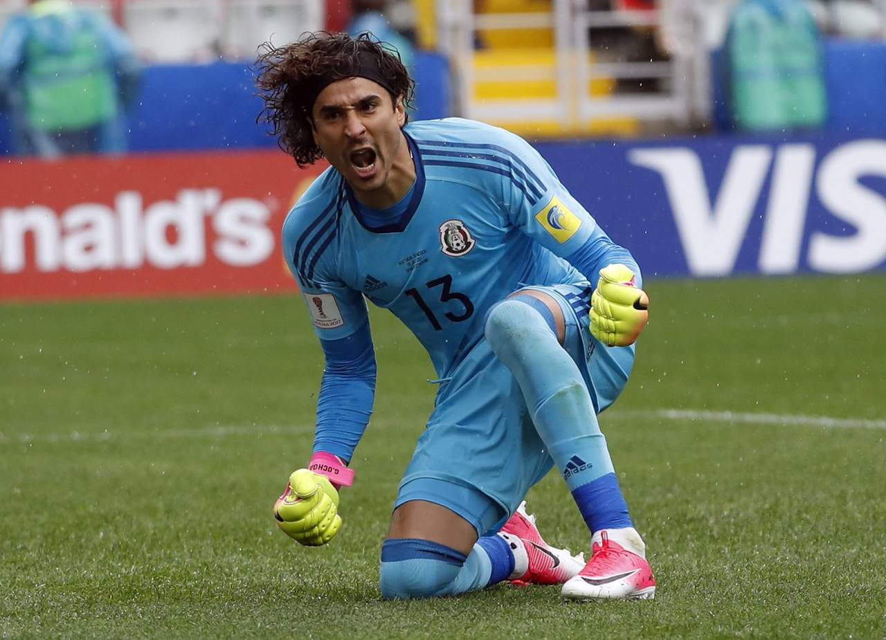 Desmienten llegada de Guillermo Ochoa al Napoli. Noticias en tiempo real