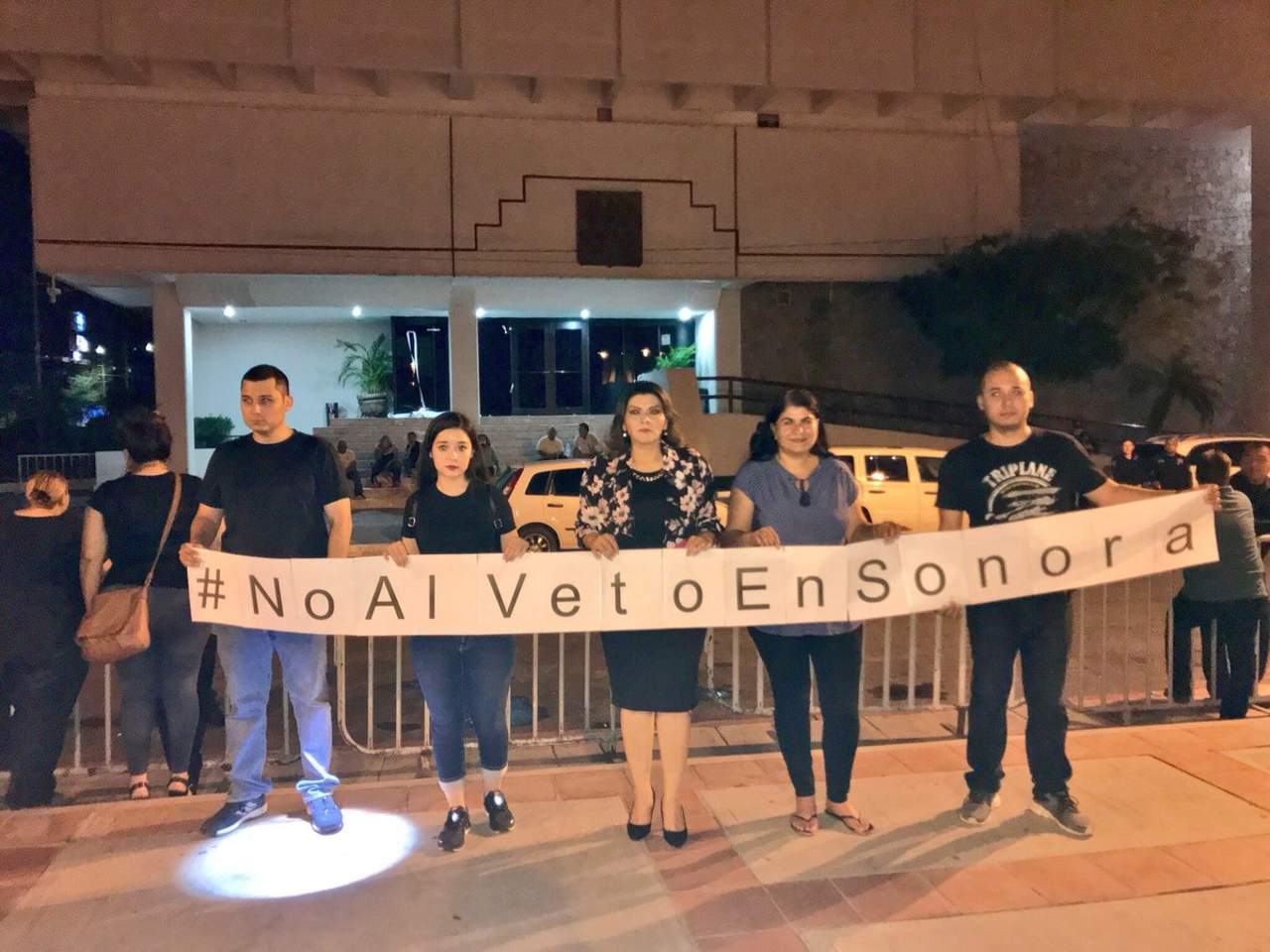 Alistan albazo de figura al veto en Sonora; morenistas protestan. Noticias en tiempo real
