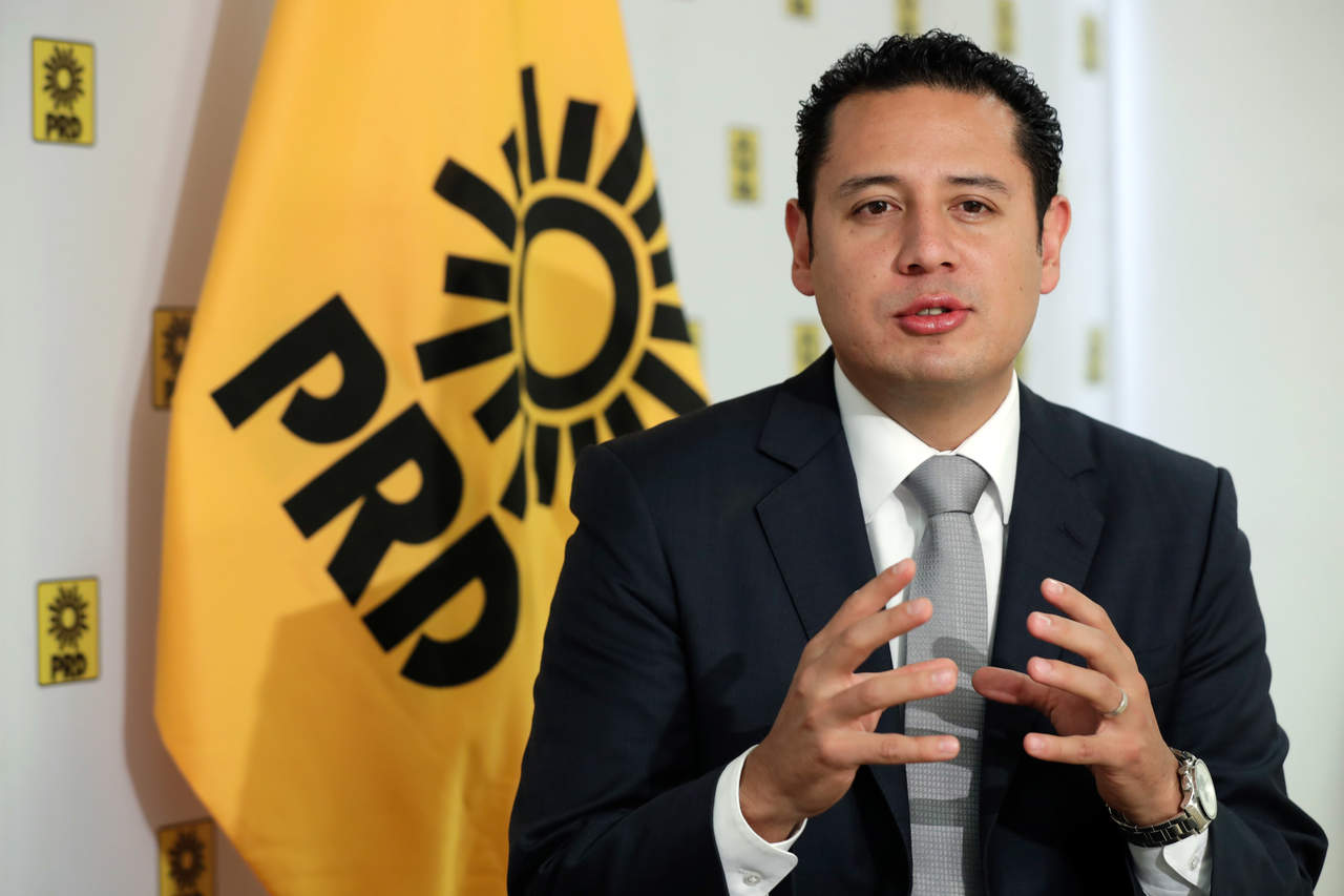 Liberación de Gordillo, pacto de impunidad entre AMLO y EPN: PRD. Noticias en tiempo real