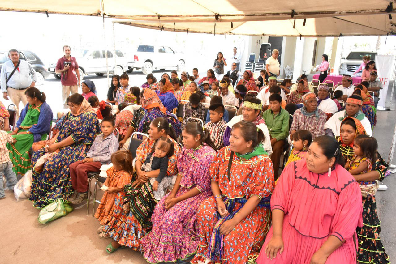 Conviven Con Familias Tarahumaras El Siglo De Torreon