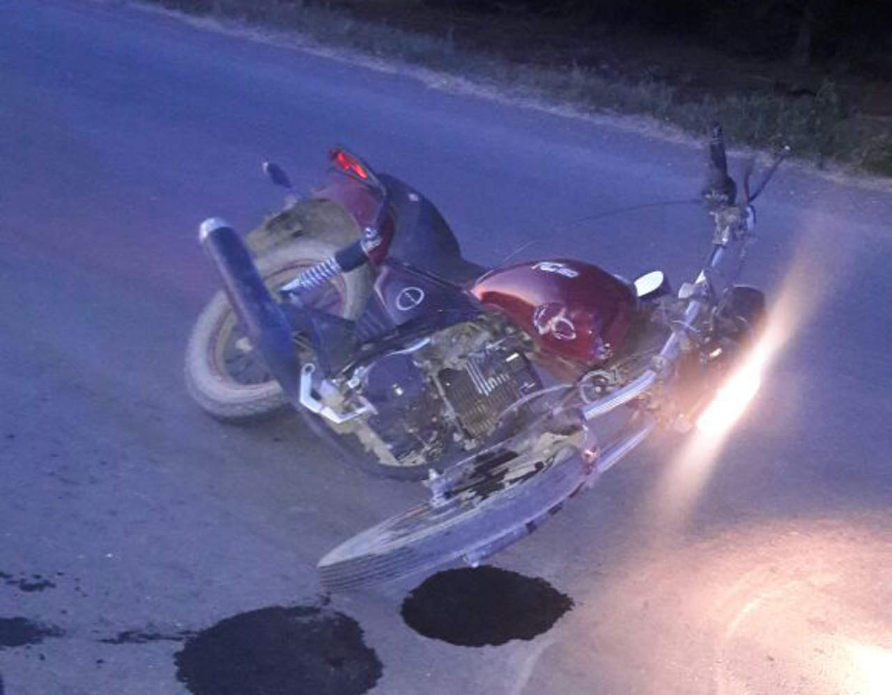 Motociclista se impacta contra tractor en Gómez Palacio. Noticias en tiempo real
