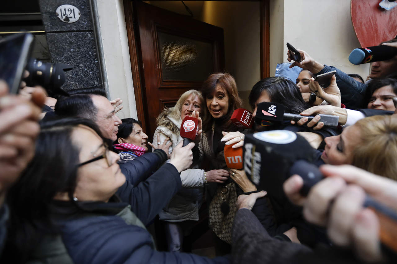 Cristina Fernández comparece por presunta red de sobornos. Noticias en tiempo real