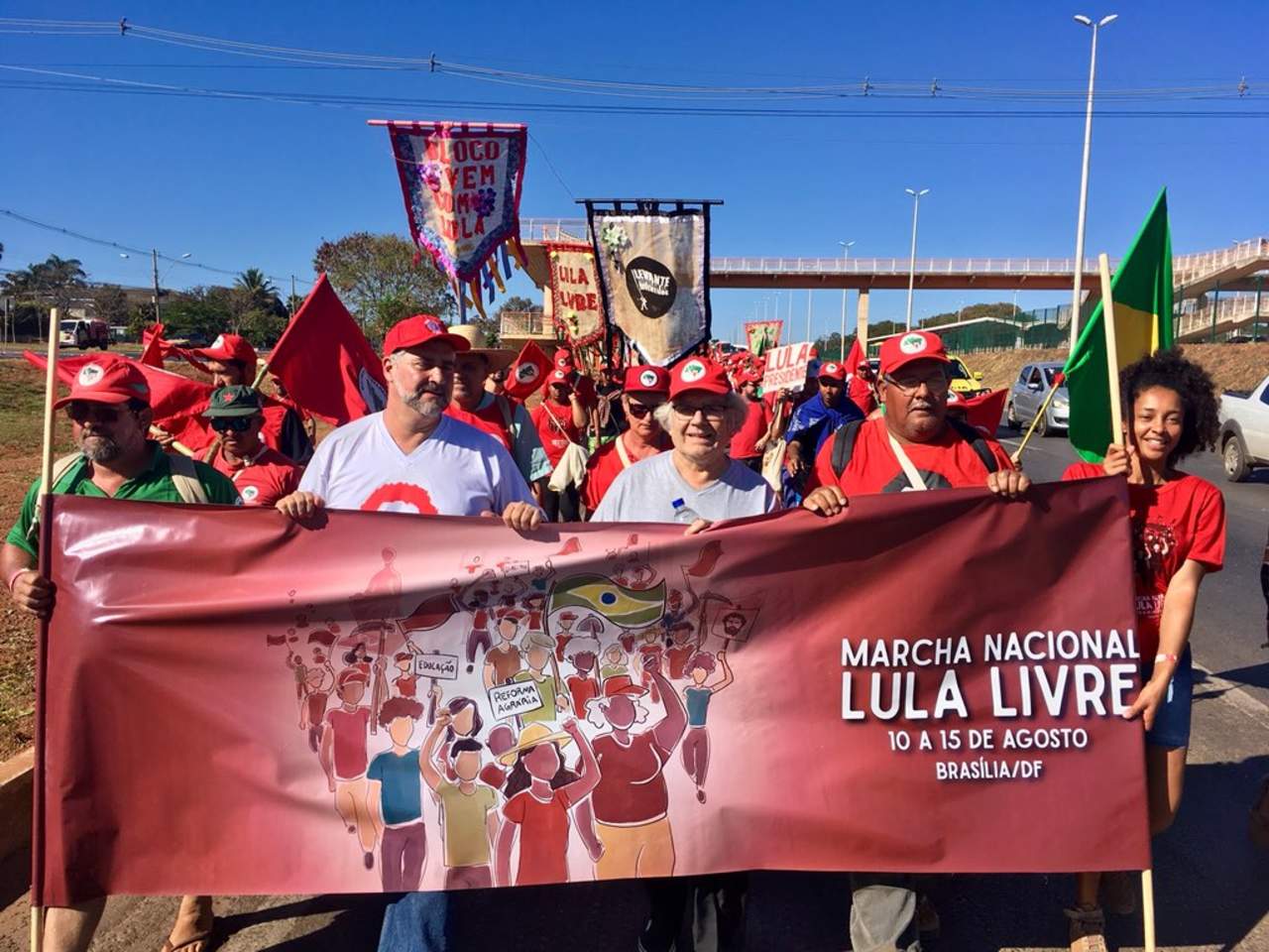 Nobel de Paz se une a marcha para registrar candidatura de Lula. Noticias en tiempo real