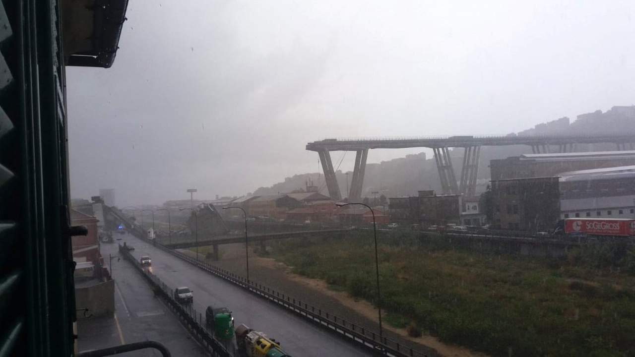Suman 22 muertos por derrumbe de puente en Génova. Noticias en tiempo real