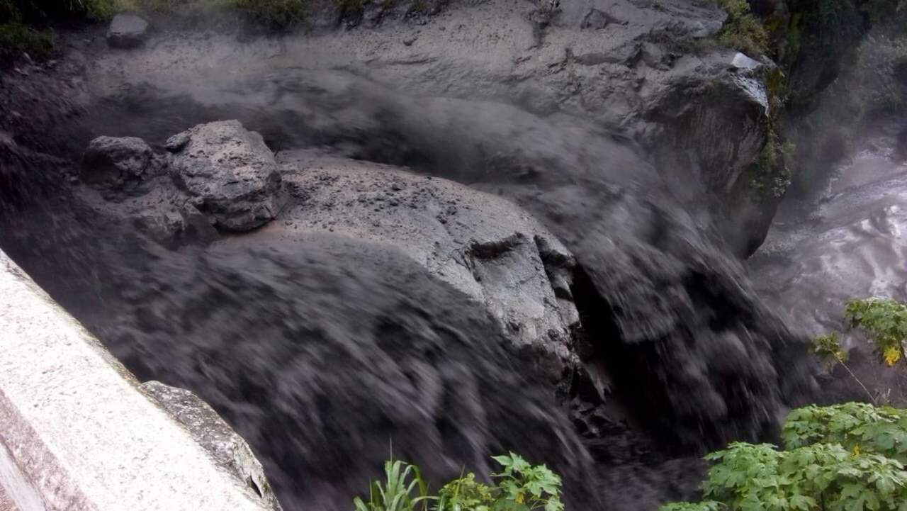 Descienden lahares del Volcán de Fuego en Guatemala. Noticias en tiempo real