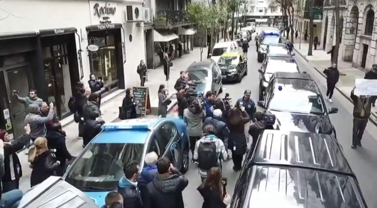 Inician allanamientos a propiedades de Cristina Fernández. Noticias en tiempo real