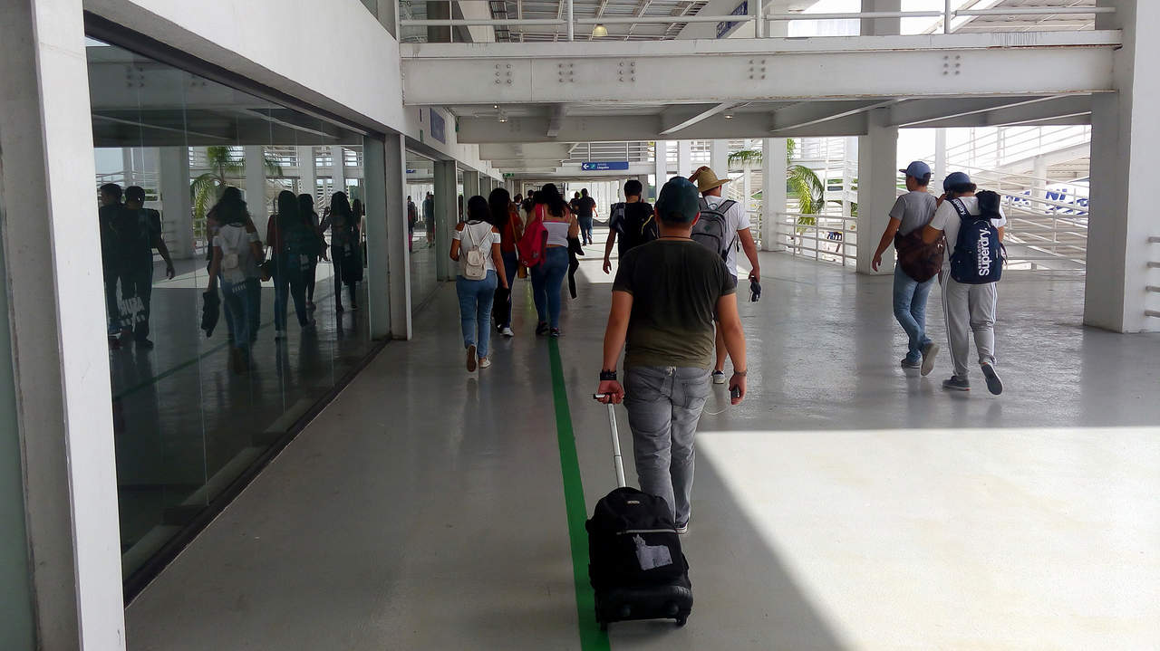 Detienen a dos turistas estadounidenses con armas en Cancún. Noticias en tiempo real