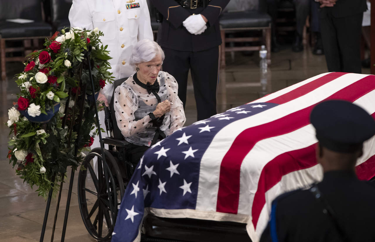Roberta McCain, la mujer de 106 años que enterró a John McCain. Noticias en tiempo real