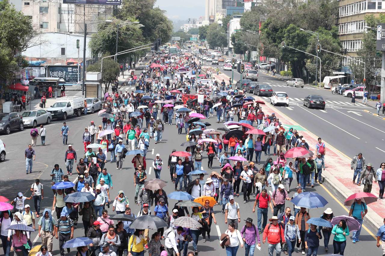 Protestan maestros de la CNTE por Sexto Informe de Peña Nieto. Noticias en tiempo real