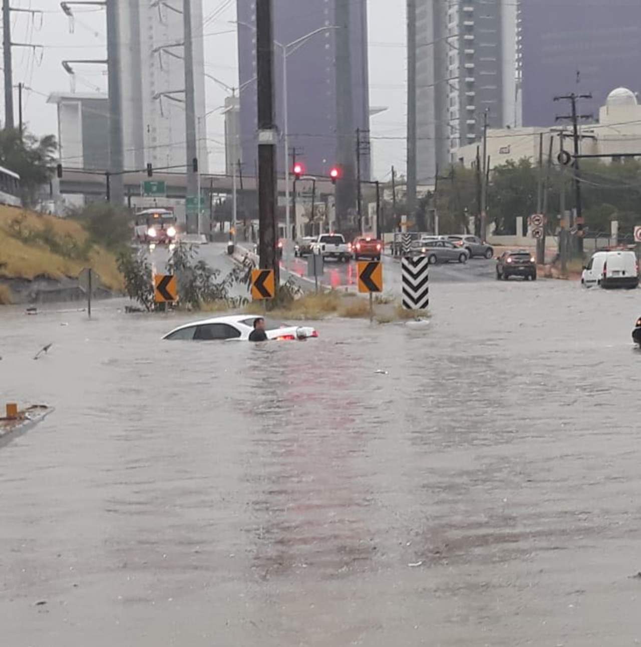 Lluvias causan afectaciones en Monterrey. Noticias en tiempo real