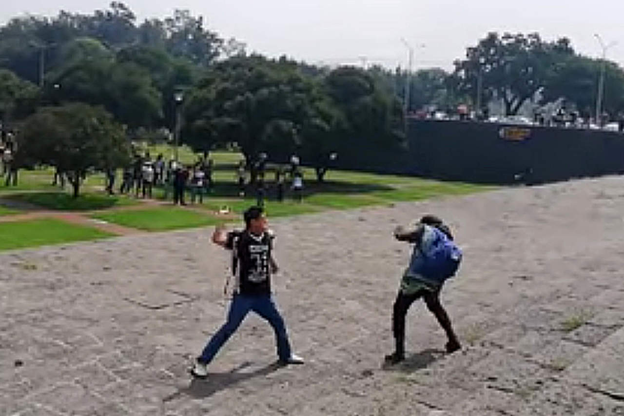 Por ataque de porros,  facultades de la UNAM declaran paros. Noticias en tiempo real