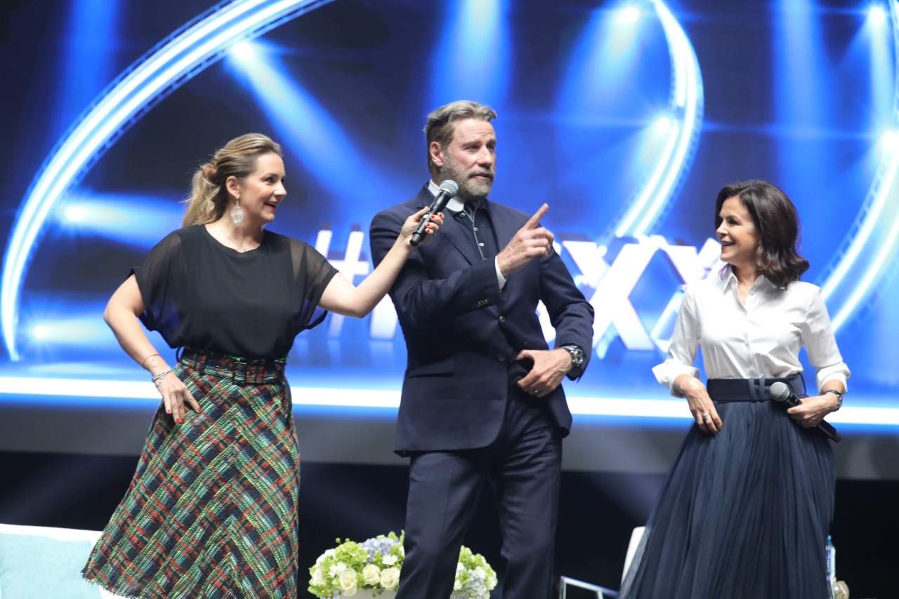 Travolta pone a bailar al auditorio del Foro México Siglo XXI. Noticias en tiempo real