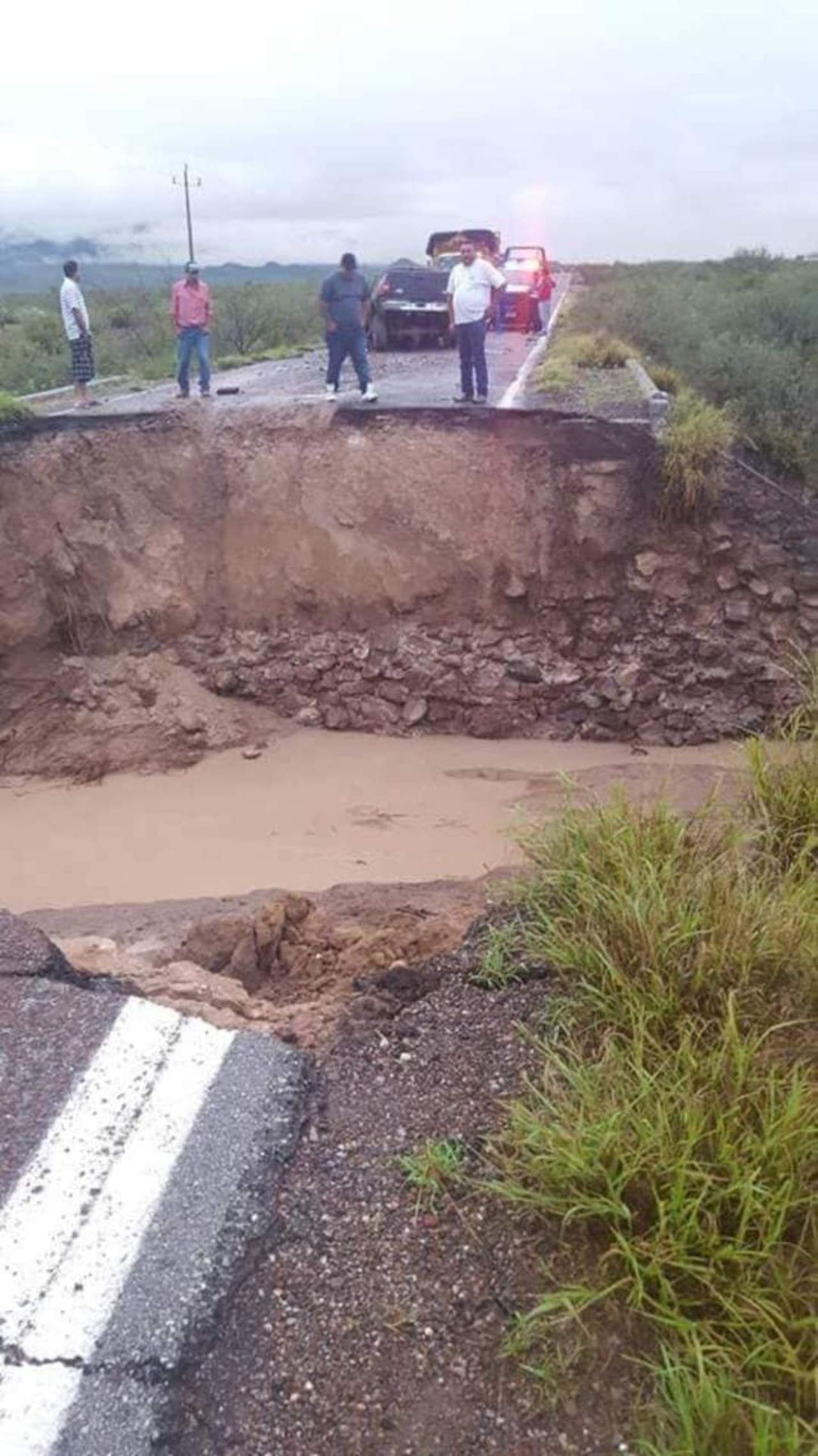 Reportan caída de puente entre Nazas y Cuencamé. Noticias en tiempo real