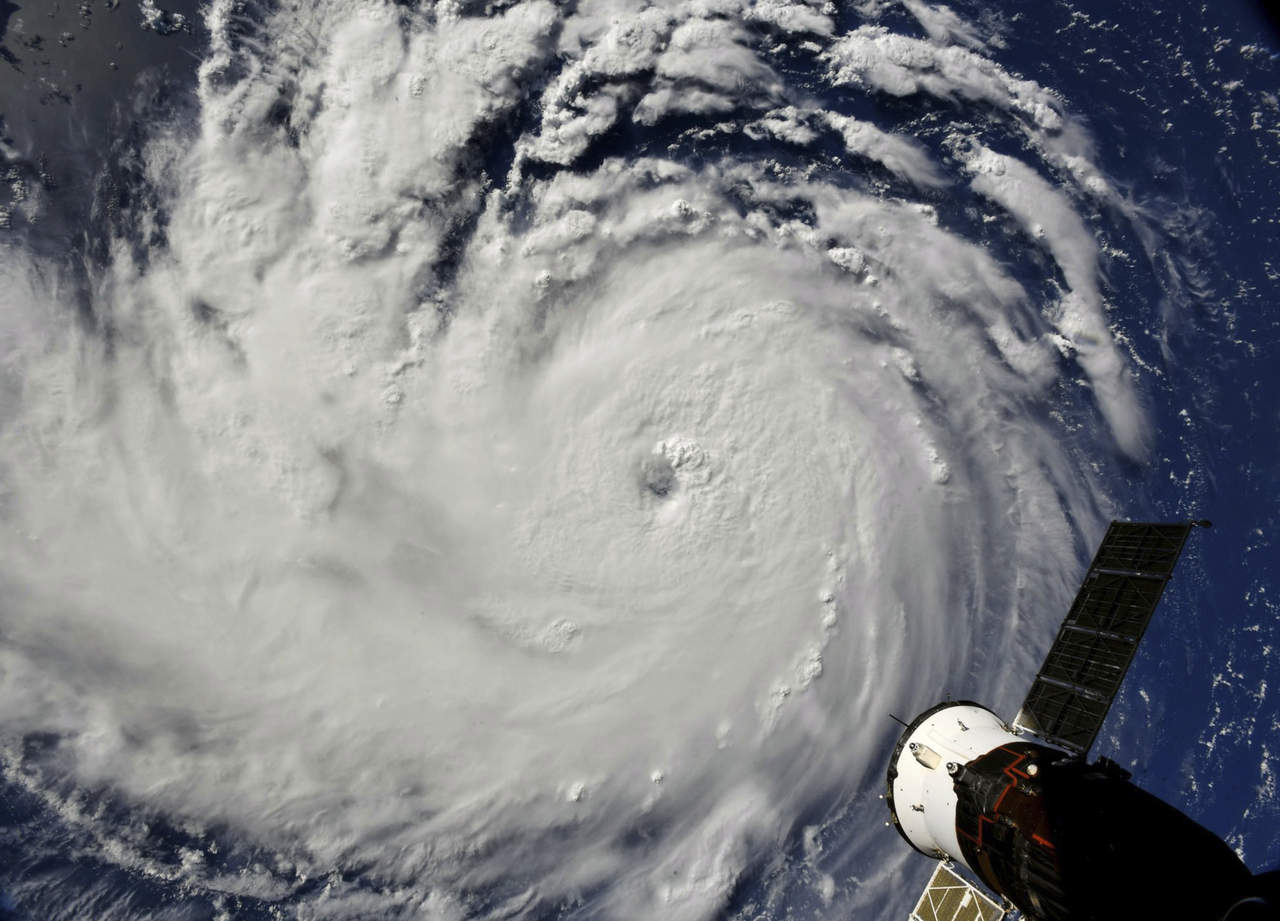 Huracán Florence se fortalece y alcanza categoría 4. Noticias en tiempo real