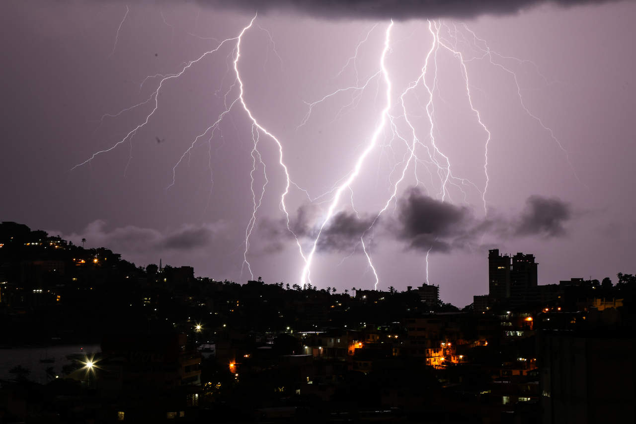 ¿Cómo protegerse de una tormenta eléctrica?. Noticias en tiempo real