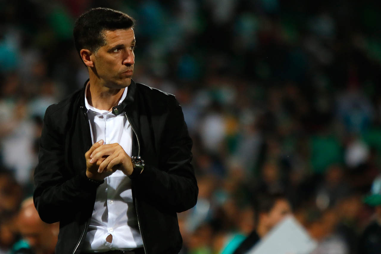 Díaz, técnico de León, cede la presión al campeón Santos. Noticias en tiempo real