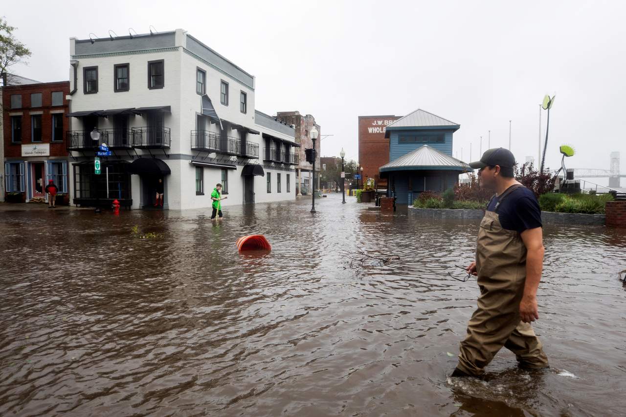 Florence deja 5 muertos en Carolina del Norte; se degrada a tormenta tropical. Noticias en tiempo real