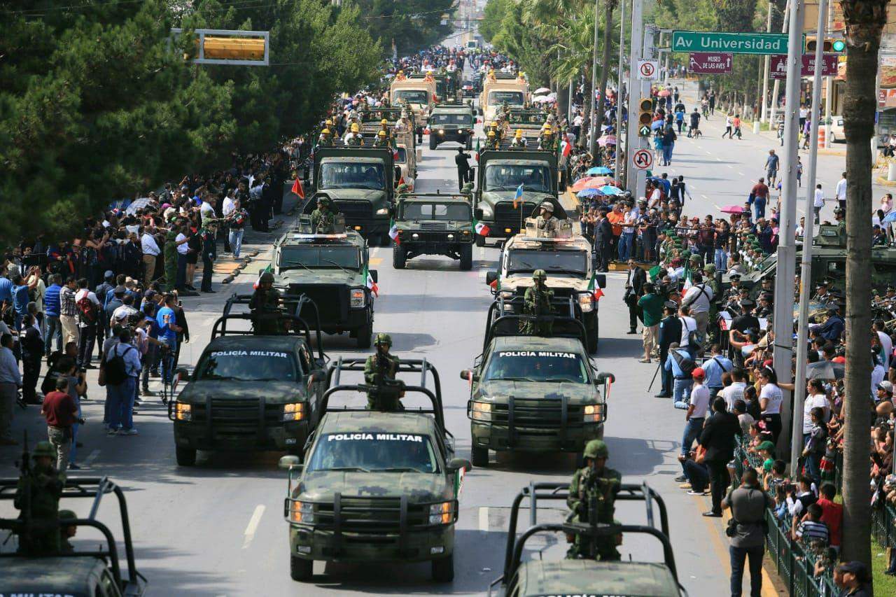 Participan más de ocho mil en desfile cívico militar en Saltillo. Noticias en tiempo real