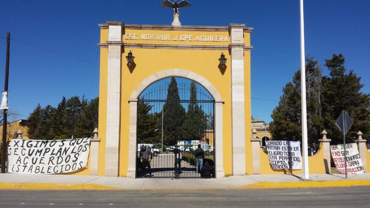 Salen en libertad condicional exdirectivos de Normal Aguilera de Durango. Noticias en tiempo real