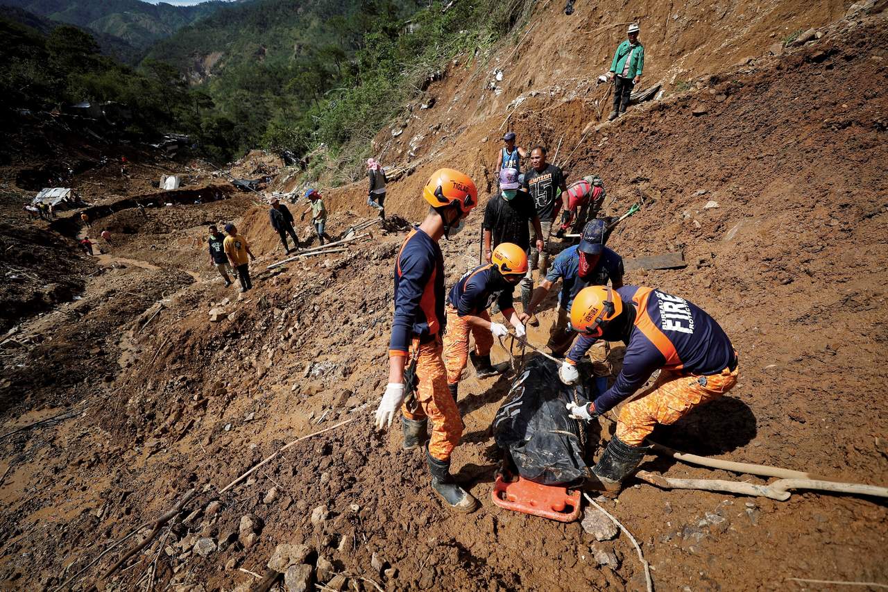 Recuperan 16 cuerpos tras deslave en Filipinas. Noticias en tiempo real