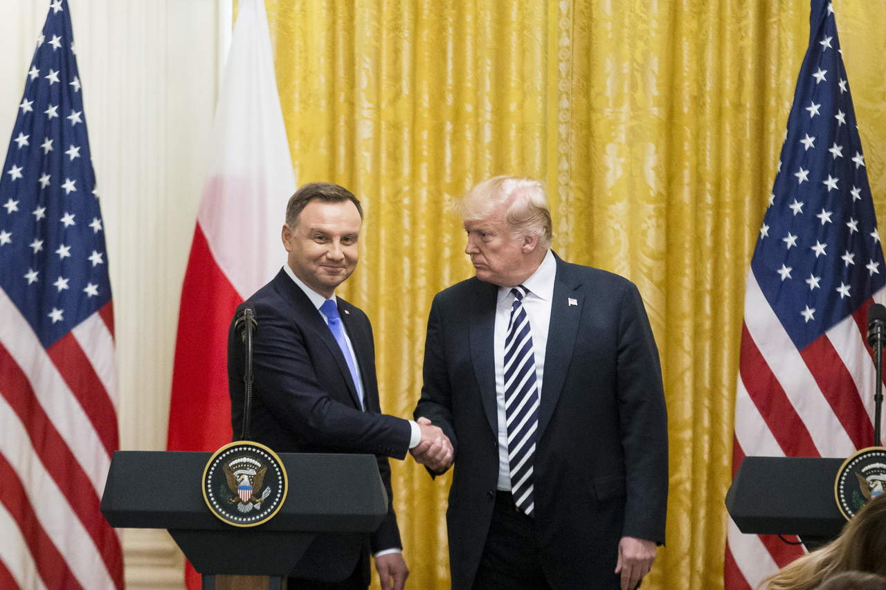 Polonia pide una base militar a EU; promete llamarla Fort Trump. Noticias en tiempo real
