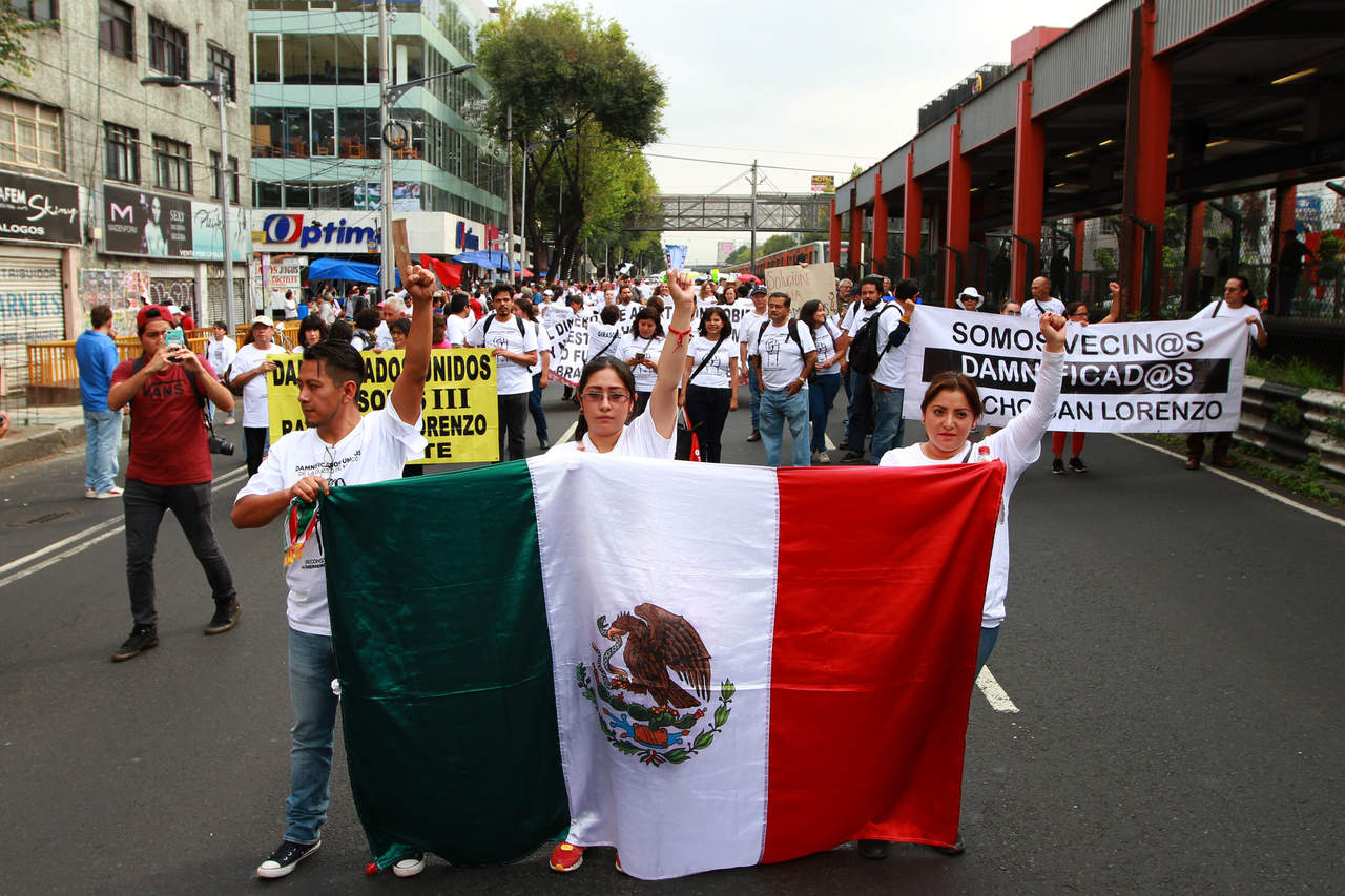 Marcha de damnificados llega al Zócalo de CDMX. Noticias en tiempo real