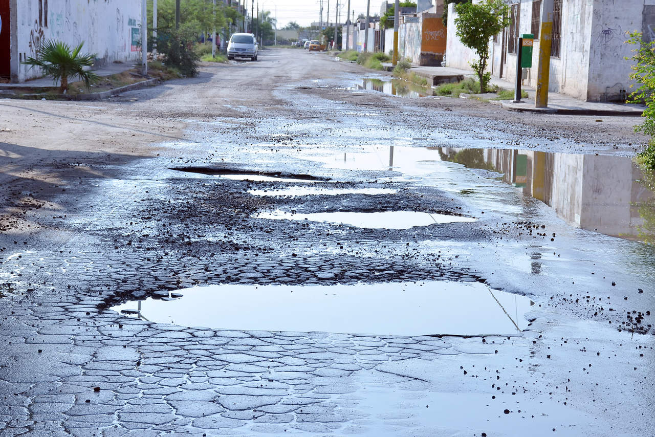 Registran 23 mil 360 m2 de pavimento dañados por lluvias en Torreón. Noticias en tiempo real