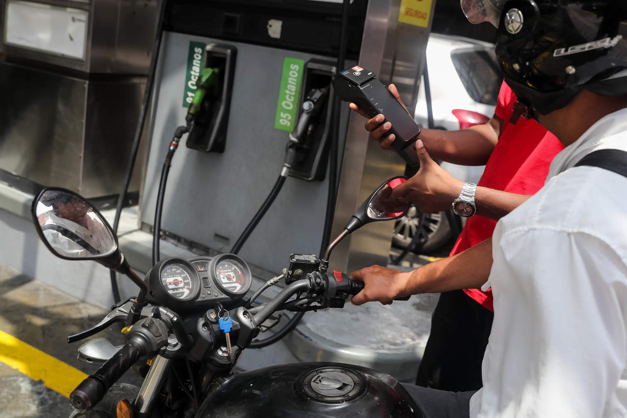 Venezuela extiende plan de nuevo sistema de cobro de gasolina. Noticias en tiempo real