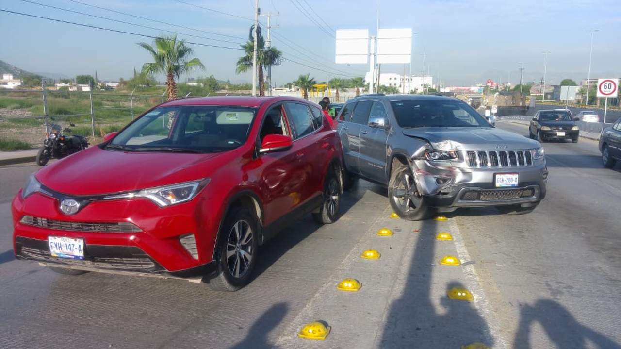 Se registran dos accidentes en el desnivel 11-40 de Gómez Palacio. Noticias en tiempo real