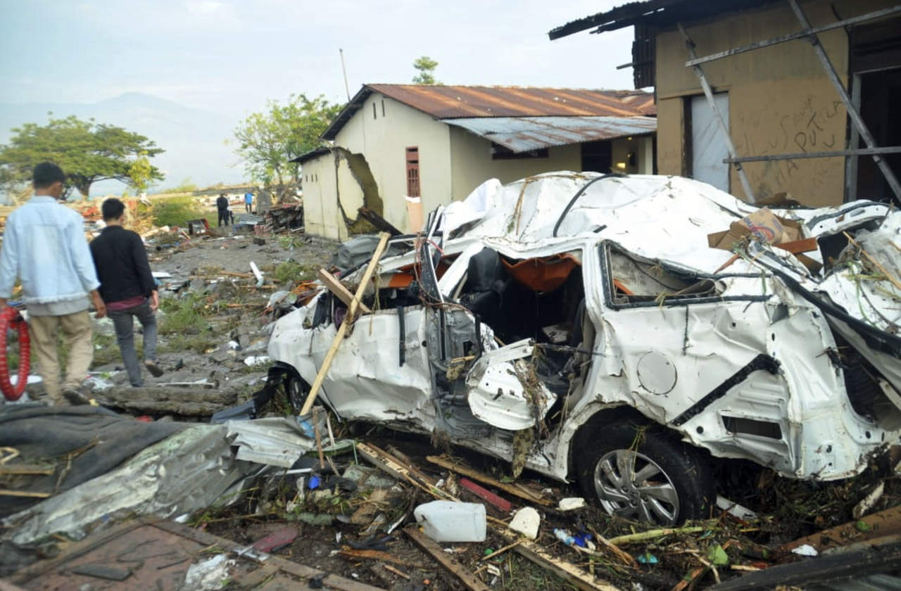 Suman 385 los muertos por sismos y tsunami en Indonesia. Noticias en tiempo real