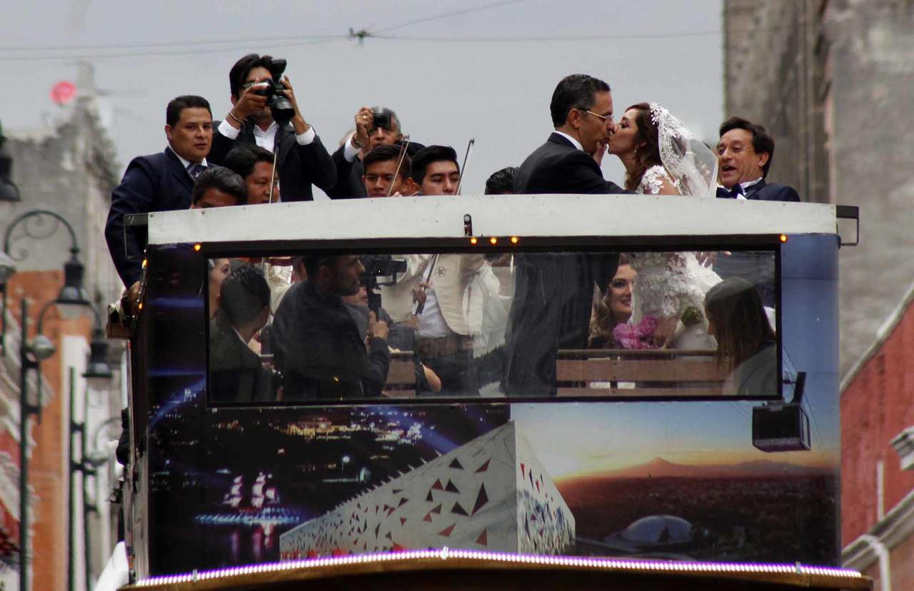 Asiste López Obrador a boda de César Yáñez. Noticias en tiempo real