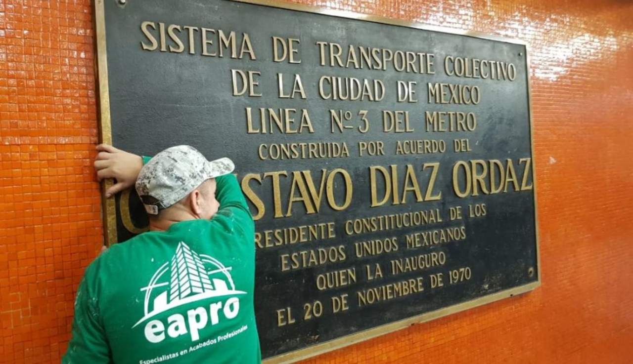 Retiran del Metro placas de Díaz Ordaz. Noticias en tiempo real