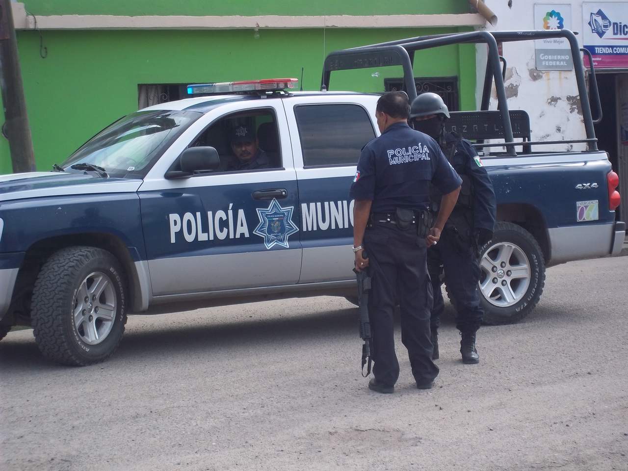 Asaltan a tripulación de barco camaronero en Mazatlán. Noticias en tiempo real