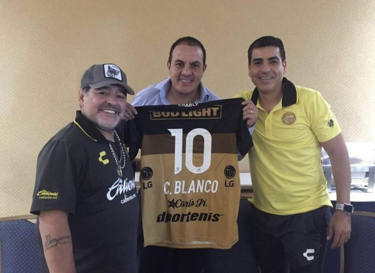Maradona y Cuauhtémoc Blanco se reúnen. Noticias en tiempo real