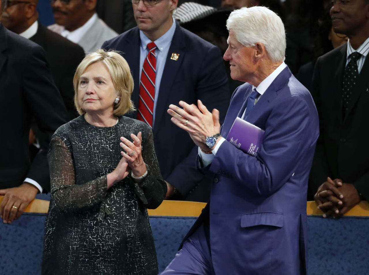 Obra de teatro sobre los Clinton llegará a Broadway en 2019. Noticias en tiempo real