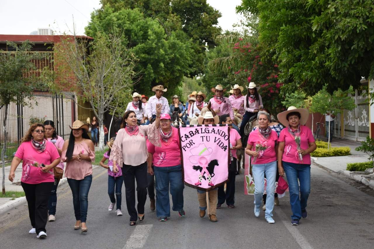 Realizan Cabalgata Rosa por mes de la lucha contra el cáncer de mama. Noticias en tiempo real