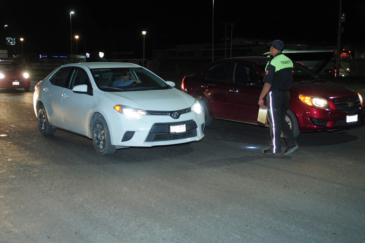 Detienen a 36 conductores en Alcoholímetro de Torreón. Noticias en tiempo real