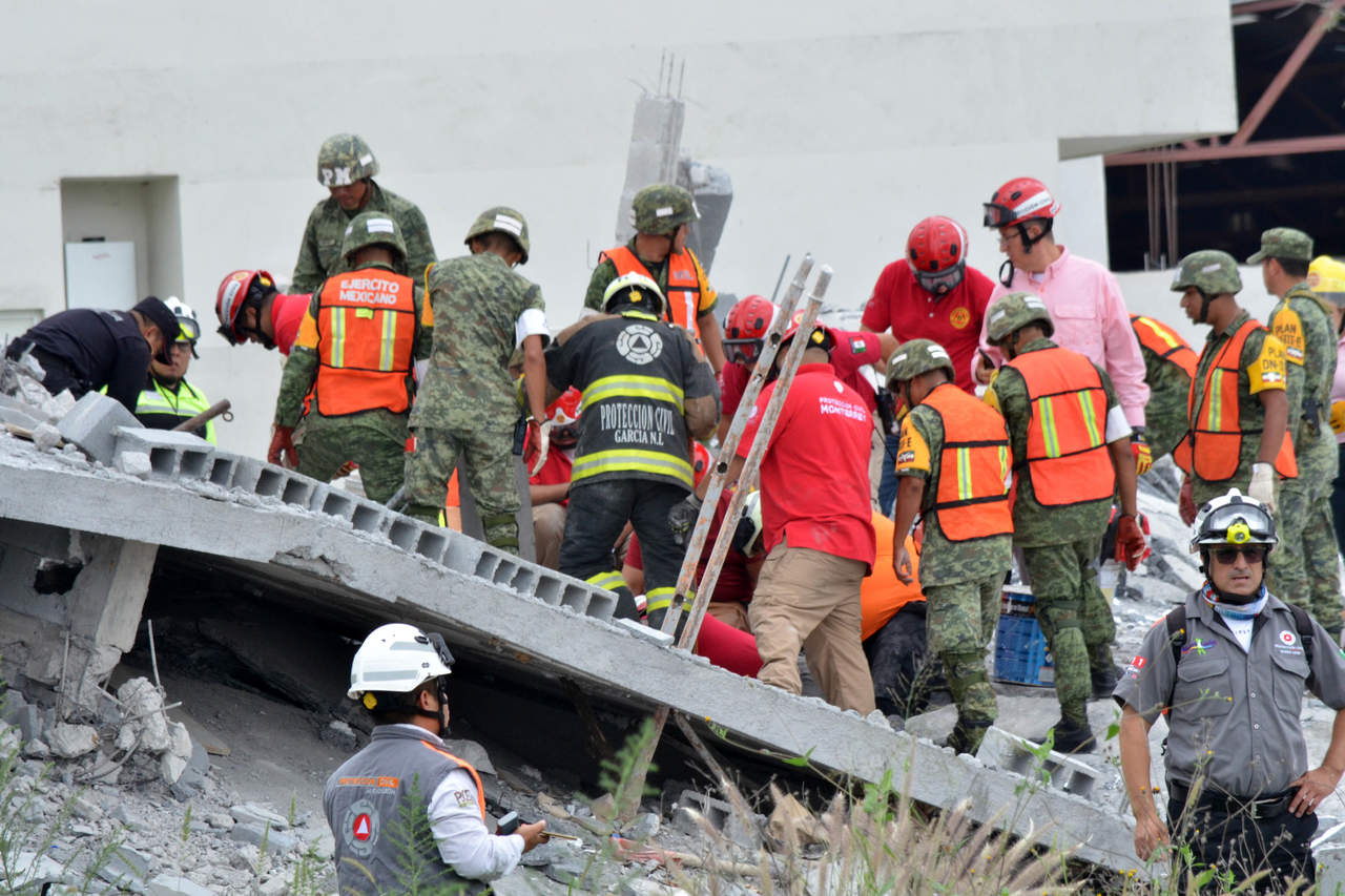 Rescatan a octava víctima tras derrumbe en Monterrey. Noticias en tiempo real