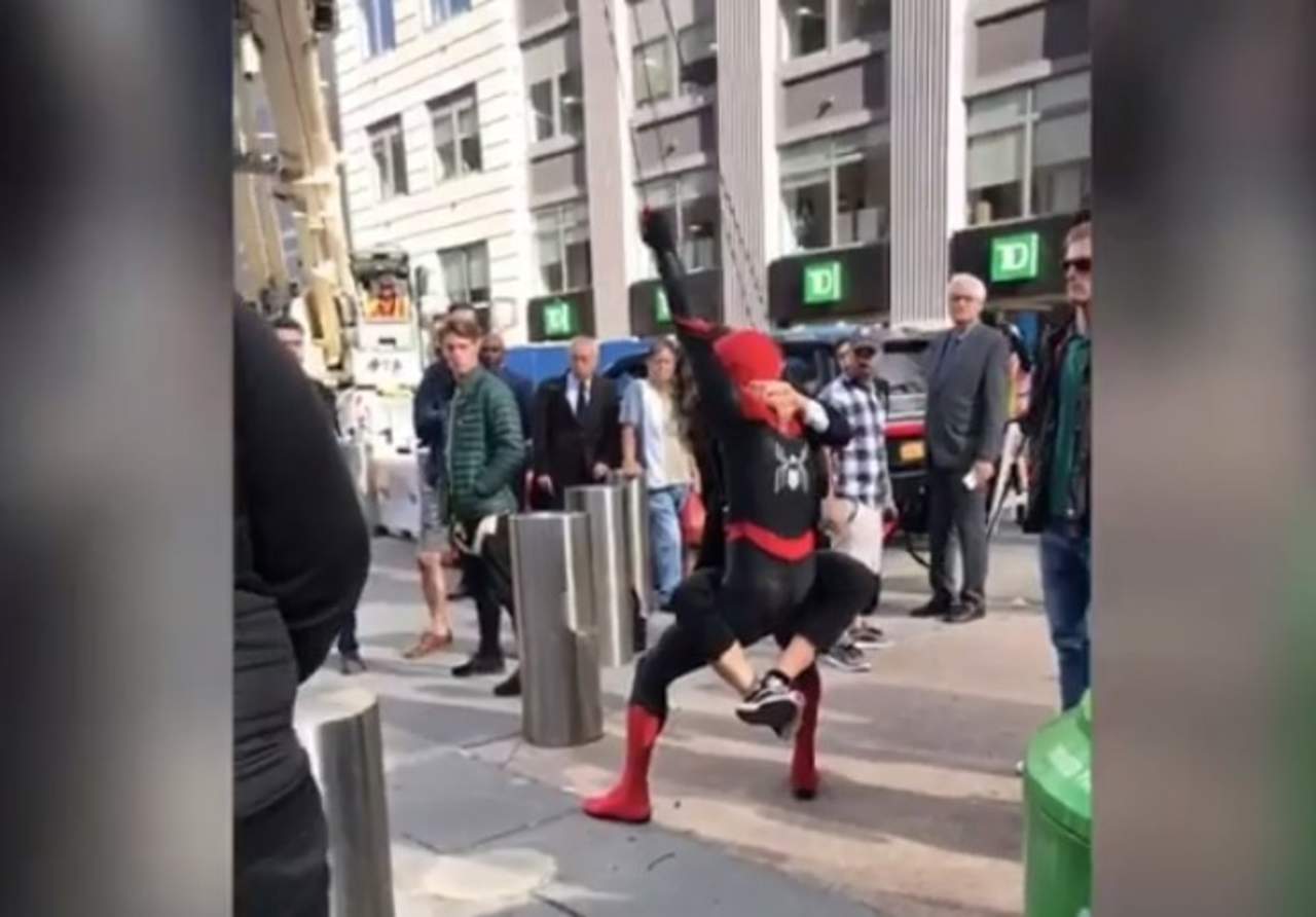 Detrás de cámaras revela el nuevo traje de Spider-Man. Noticias en tiempo real