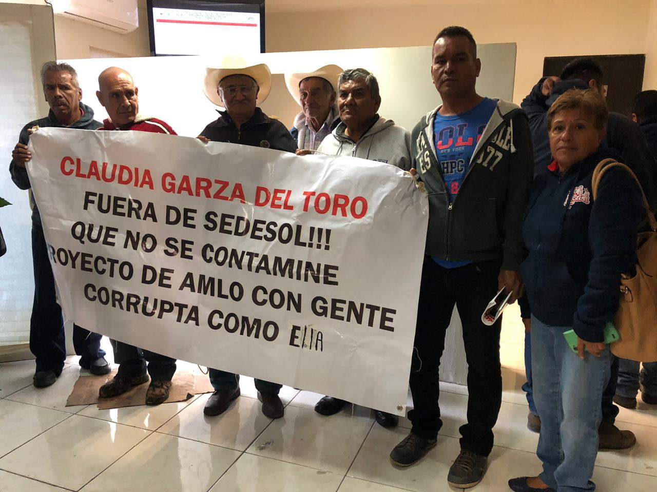 Demandan representantes de Morena a Claudia Garza en Monclova. Noticias en tiempo real