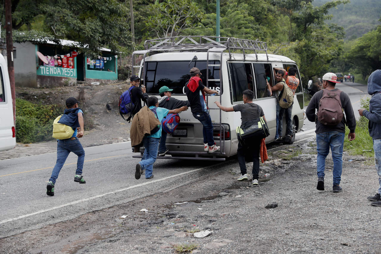 Caravana hondureña sigue hacia EU pese amenaza de Trump. Noticias en tiempo real