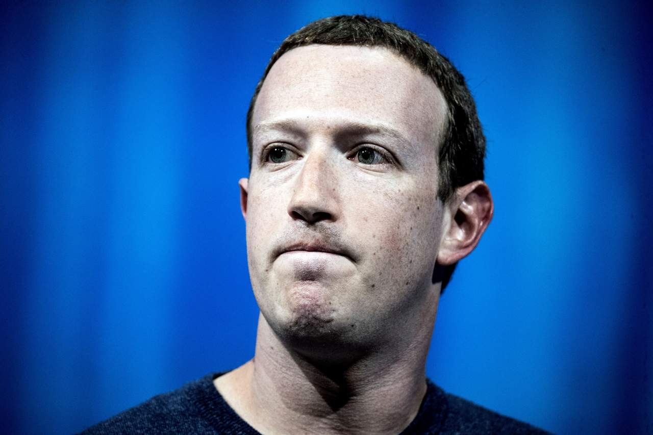 Accionistas apoyan que Zuckerberg deje la presidencia de Facebook. Noticias en tiempo real