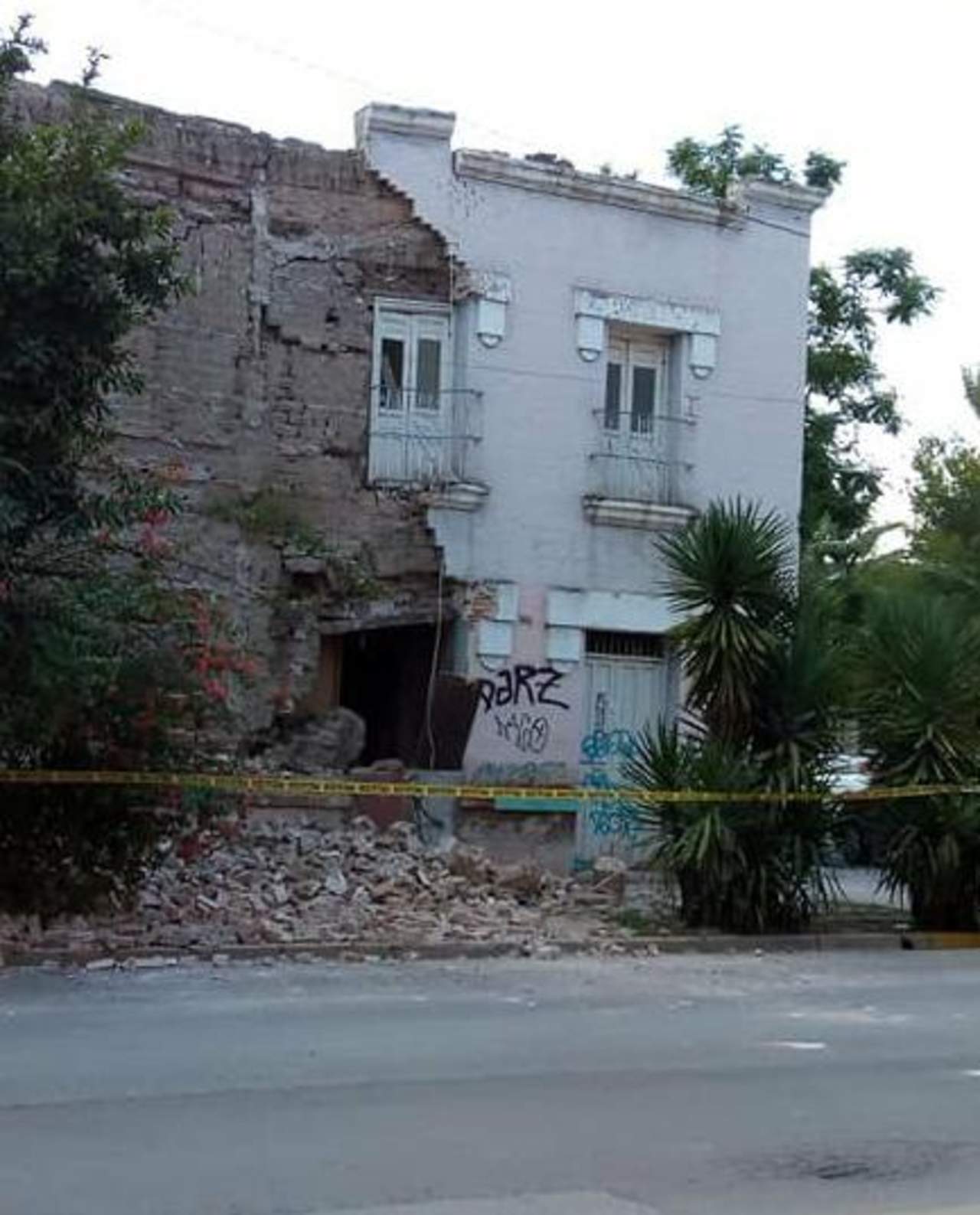 Colapsa muro de vivienda en Gómez Palacio. Noticias en tiempo real