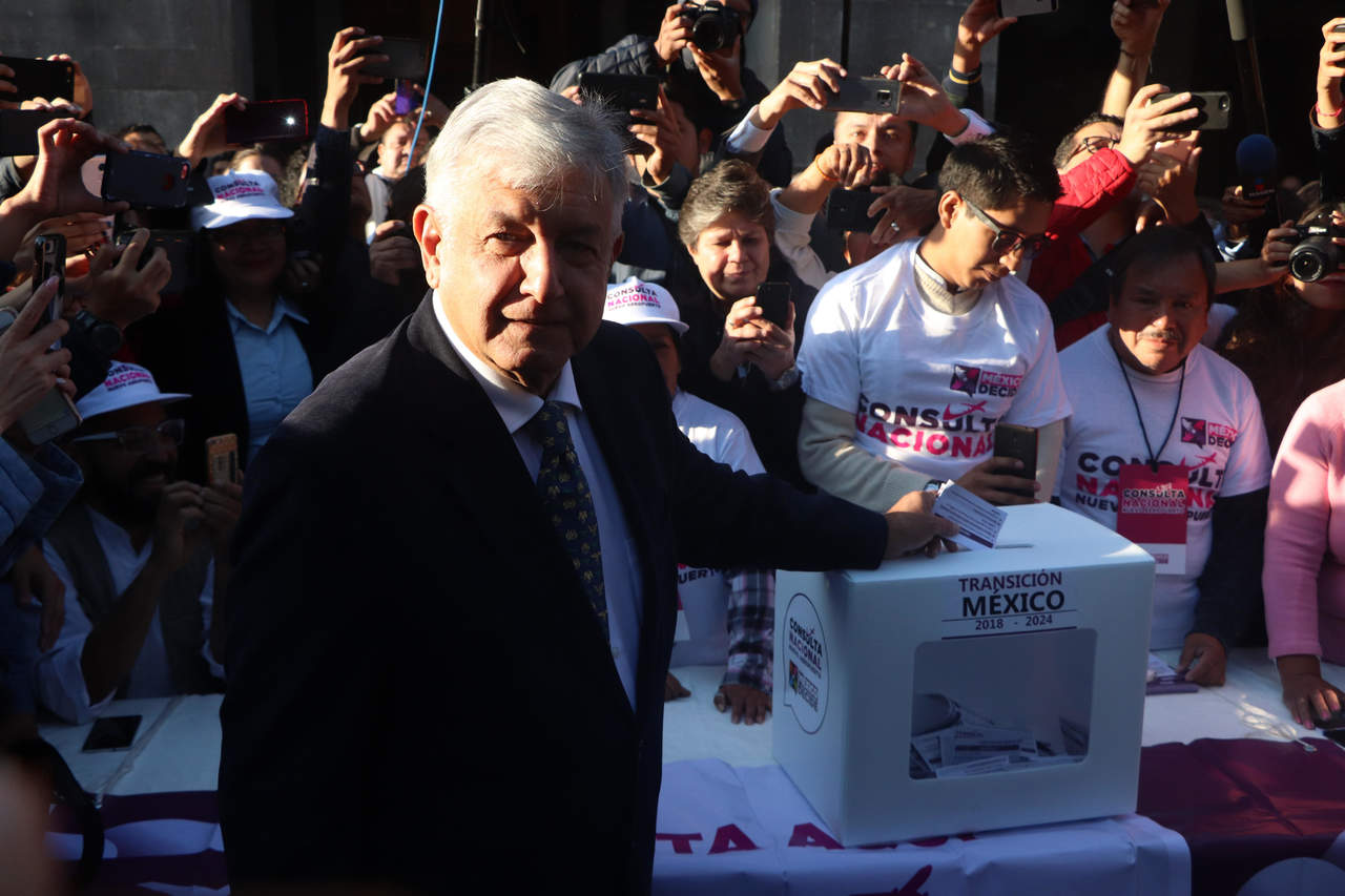 AMLO invita a votar en consulta por el NAICM. Noticias en tiempo real